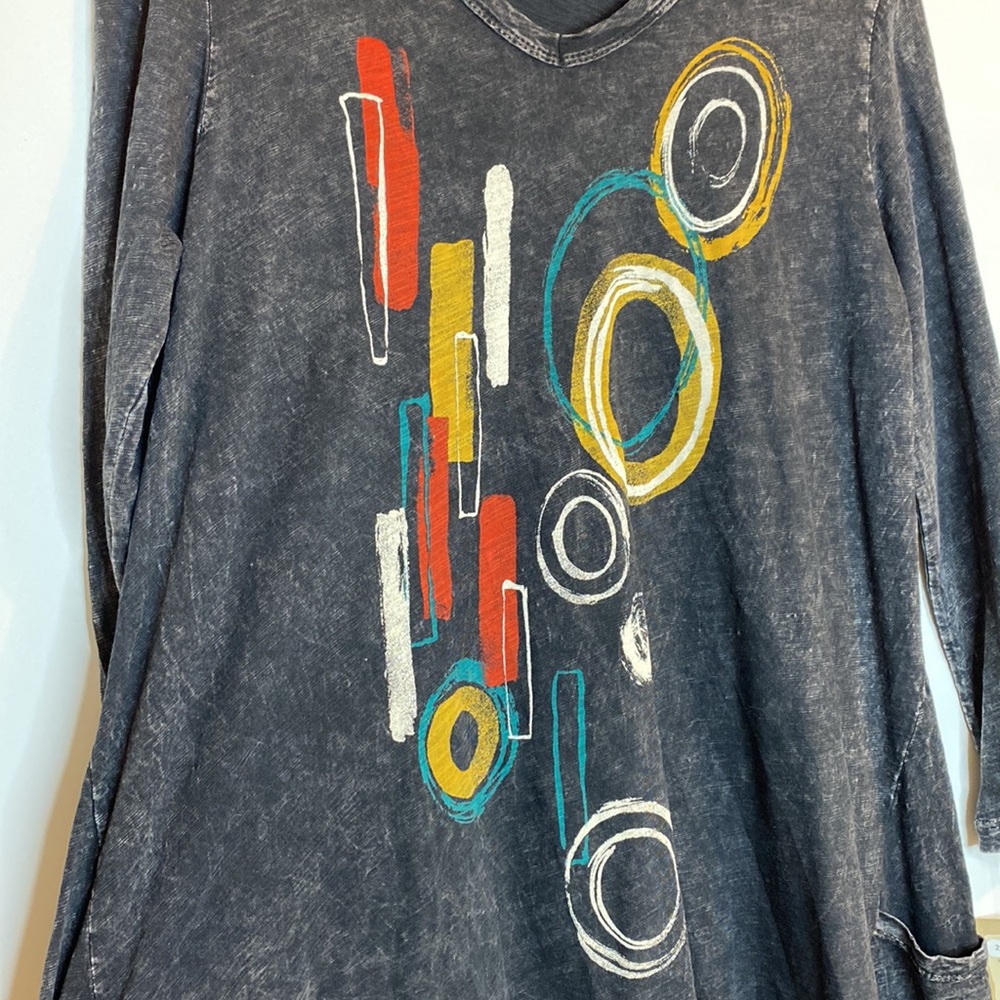 Jess & Jane Java Distressed Tunic Top Long Sleeve… - image 2